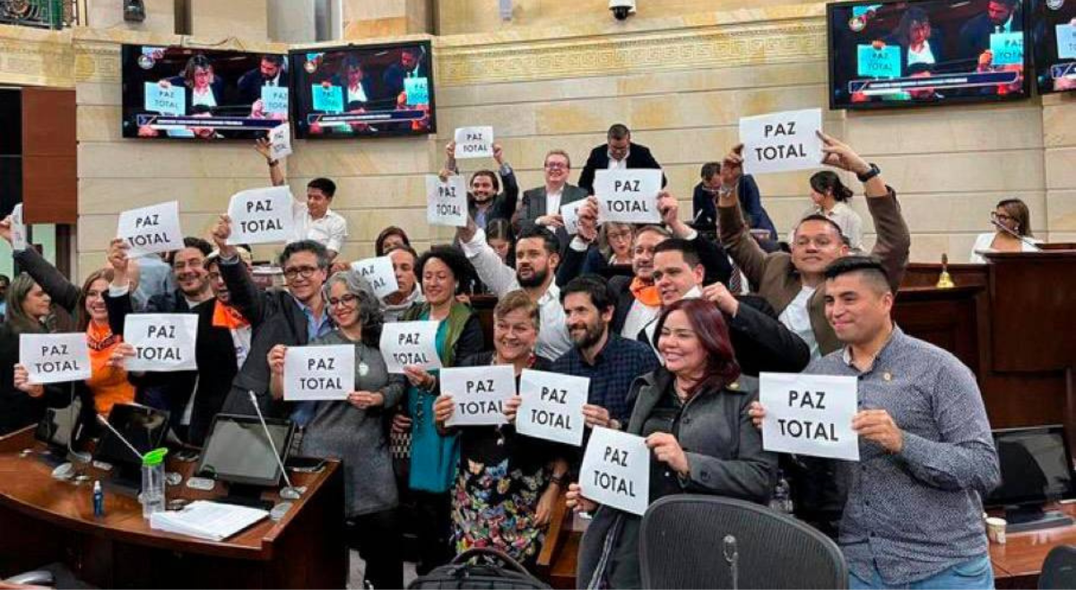 ‘Paz Total’ fue aprobada en Senado como política de Estado