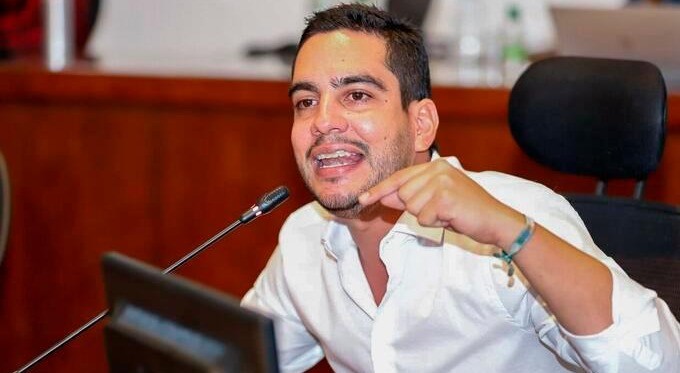 Nueva polémica del senador Alex Flórez