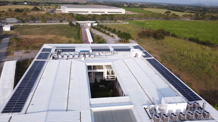 Comité de Cafeteros estrena techo solar