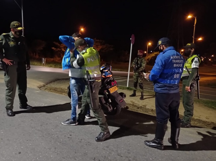 Autoridades inmovilizaron 19 vehículos en la vía al Aeropuerto Perales