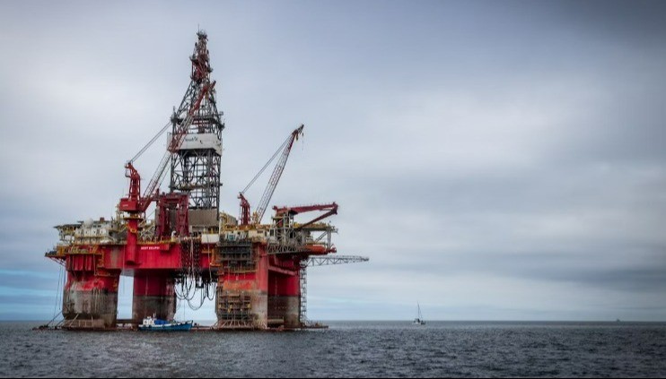 Tensiones geopolíticas y su influencia en el precio del petróleo: ¿Qué esperar en los próximos meses?