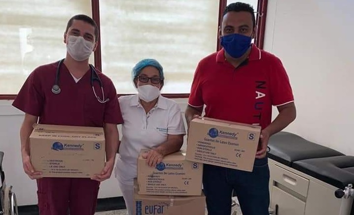 El futbolista Daniel Bocanegra hizo donativos a su natal Purificación