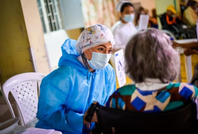 Tolima inicia aplicación de terceras dosis en mayores de 60 años