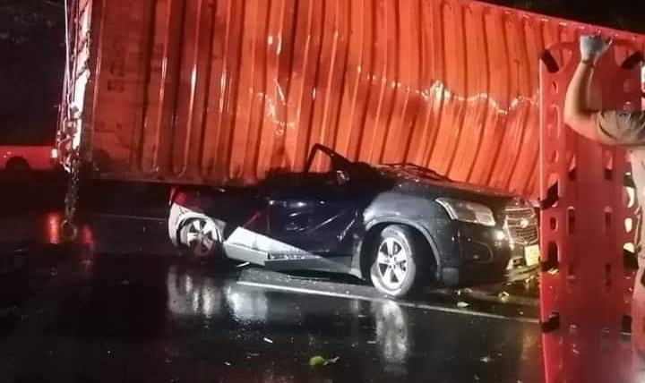 Tragedia en el Tolima: tres personas muertas luego de ser aplastadas por un tractocamión