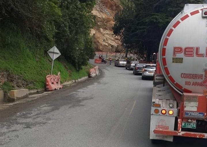 Tenga paciencia, reportan largos trancones entre Calarcá y Cajamarca