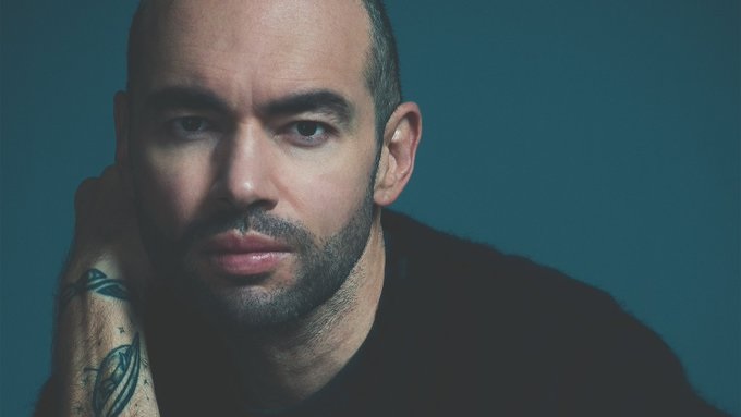 ¿Santiago Cruz busca transparencia en la música?