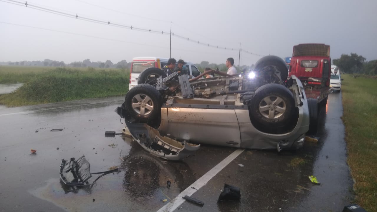 Tres heridos y un Suzuki Vitara destruido, en la vía El Espinal – Guamo