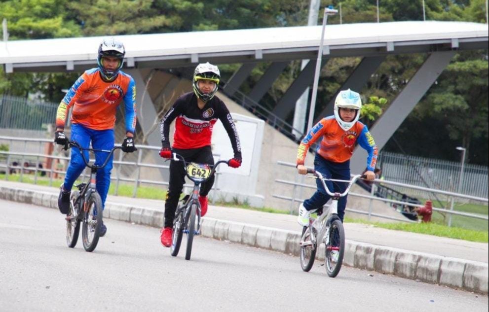 Tres ibaguereños viajan a Francia para competir en el Mundial de BMX