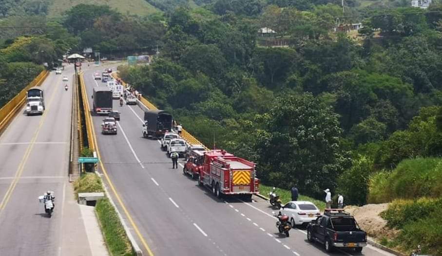 Tribunal ordena tomar acciones para impedir más suicidios en el puente de la Variante