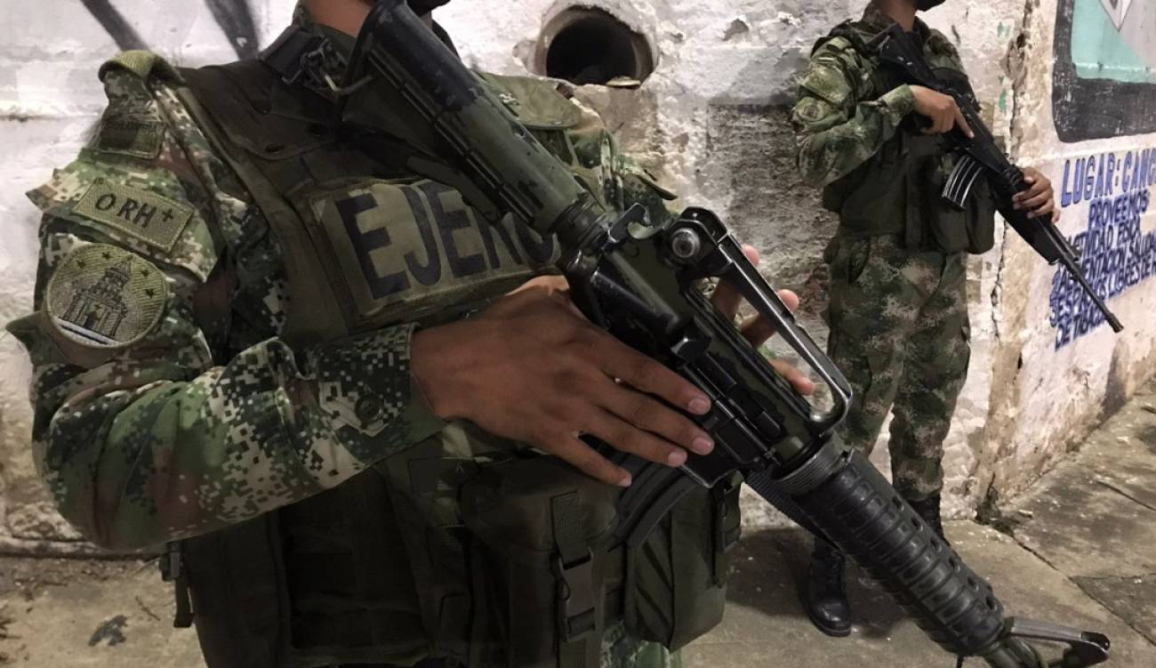 En medio de confusos hechos un soldado mató a su compañero de guardia en Fresno