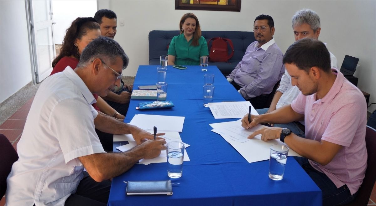 Unibagué firma importante acuerdo para el agro tolimense