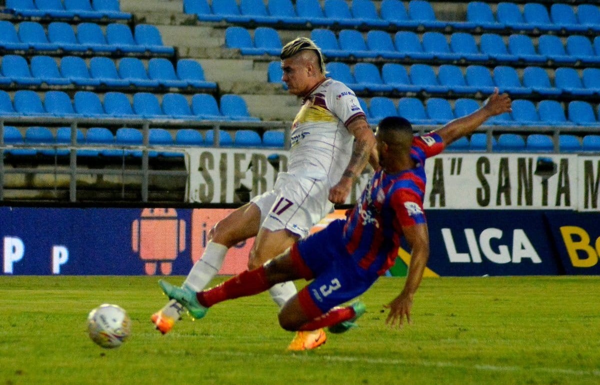 Unión Magdalena, colgado de los palos, le ganó al Deportes Tolima