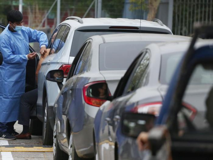 Este jueves se puede vacunar en su carro