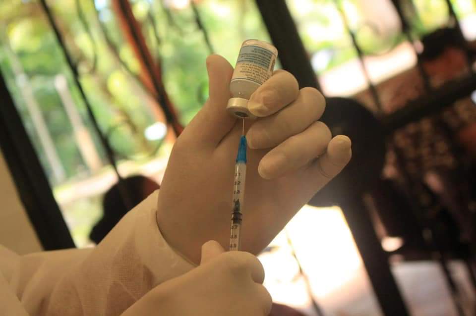 Vacunas para primera dosis y 112 pliegos contra IPS  en el Tolima