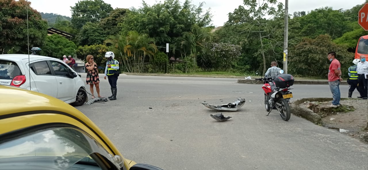 Veeduría insiste en la instalación de semáforos en vía frente al Batallón Jaime Rooke