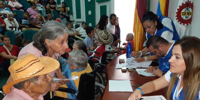 Víctimas del conflicto armado se inscriben en maratón de emprendimiento