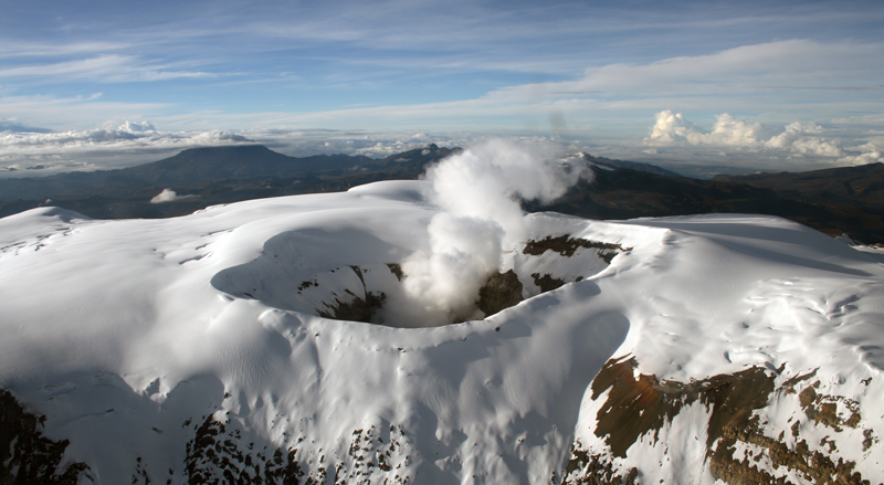 El volcán Nevado del Ruiz este sábado 8 de abril