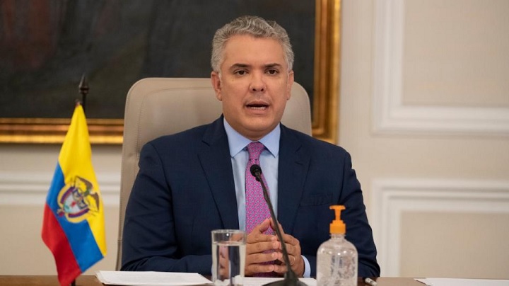 Cae imagen favorable de Duque