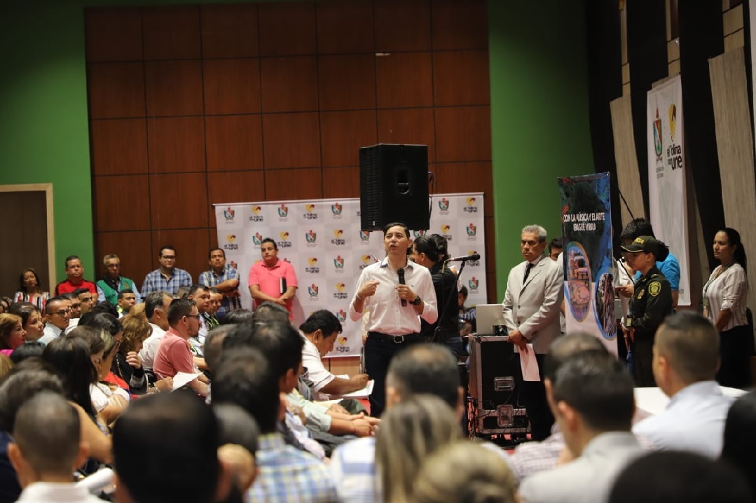 Alcalde Hurtado pide a funcionarios públicos trabajar unidos por la ciudad