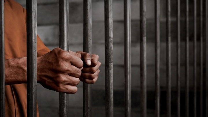 Aprobada cadena perpetua para violadores de menores