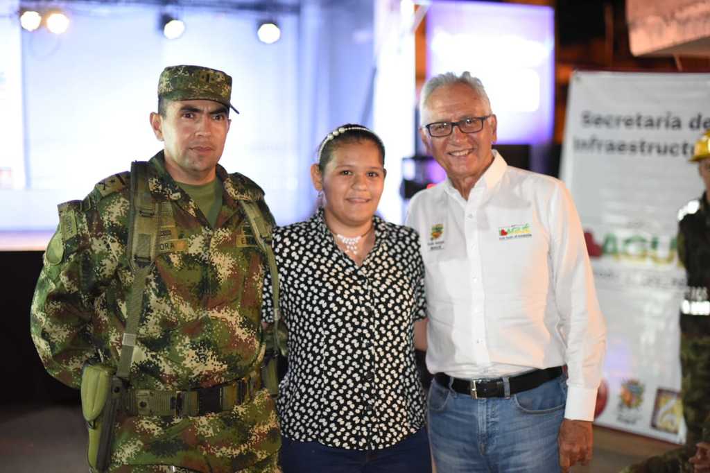 Ejército y Alcaldía pavimentan 1.080 metros cuadrados en el barrio Ambalá