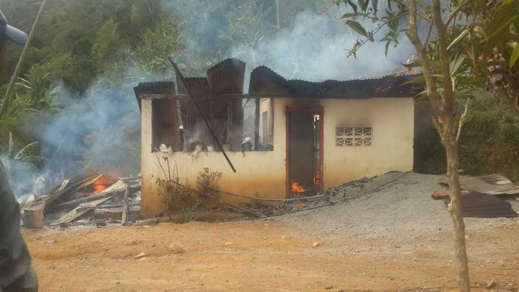 Dos incendios en viviendas de Dolores y Venadillo fueron atendidos por los organismos de socorro