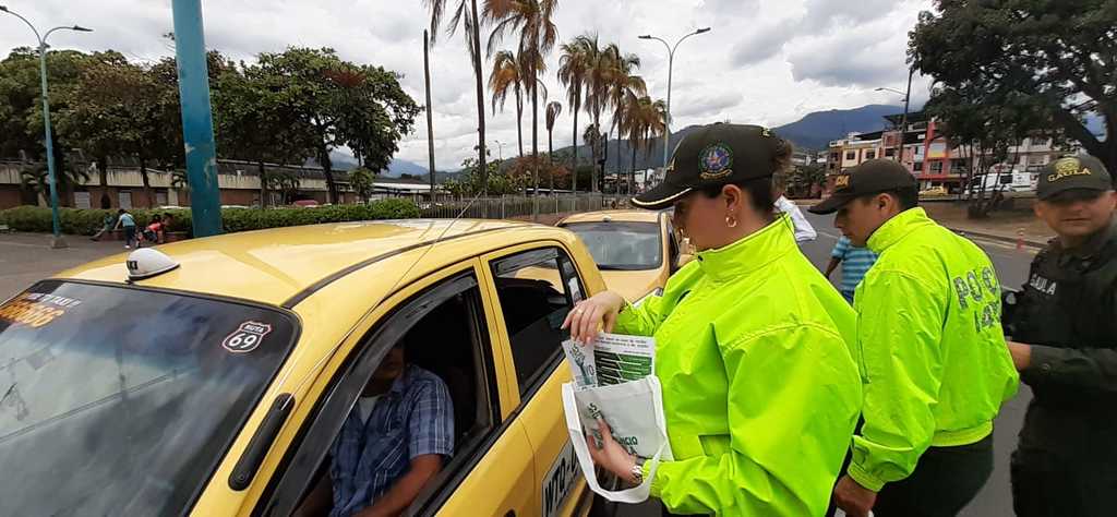 Gaula de la Policía realizó capacitación a taxistas para prevenir la extorsión
