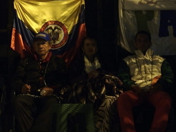 Candidato Zárrate sigue encadenado