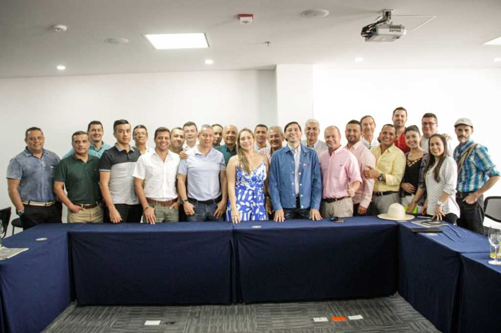 Alcalde electo y textileros trabajarán en equipo