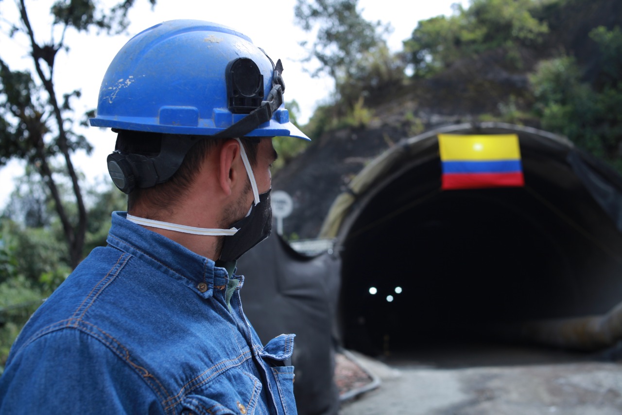 Se unieron dos frentes del último túnel del proyecto ‘Cruce de la Cordillera Central’