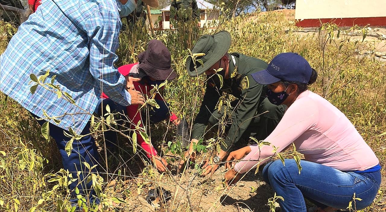 En Coyaima Policia realiza actividad ambiental