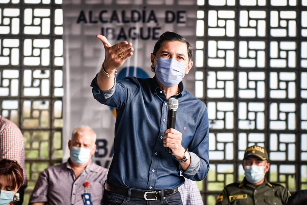 "Vacas muertas atravesadas en la vía": así se refirió el alcalde Hurtado hacia la oposición