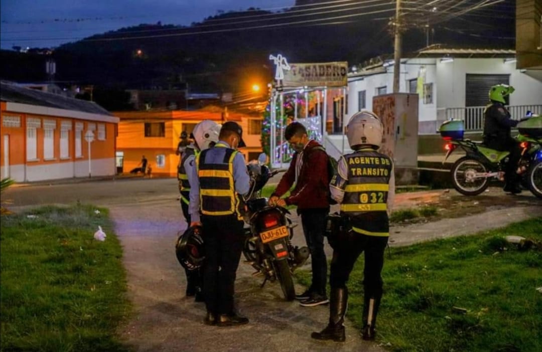 ¿Los agentes de tránsito de Ibagué andan armados?