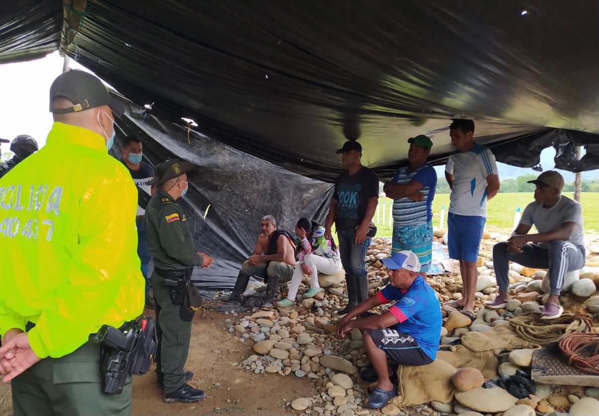 Detenidas 7 personas por minería ilegal en Ataco