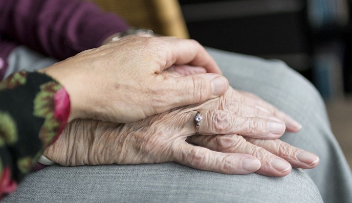 Mayores de 70 años a las calles